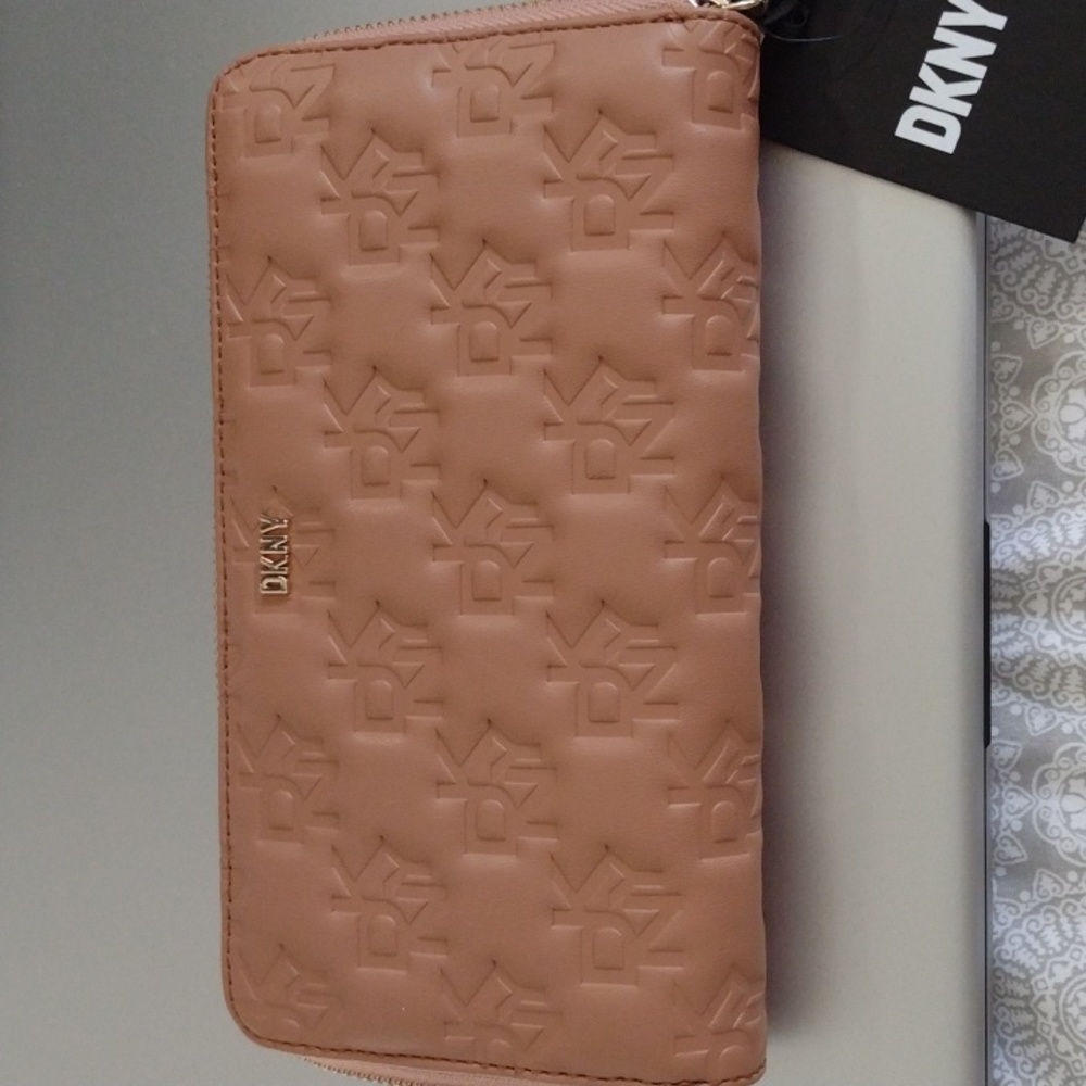 NWT DKNY Vela Embossed Large Zip Wallet